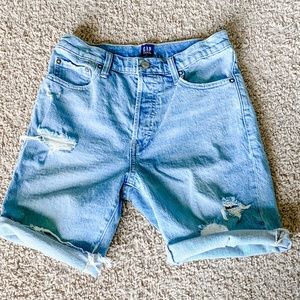 GAP 1969 - High Rise Distressed Denim Bermuda Shorts